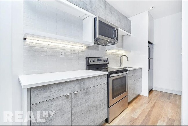 Photo - 56 Frost St Unit 1R