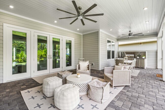 Photo - 360 Lafayette Rd Casa