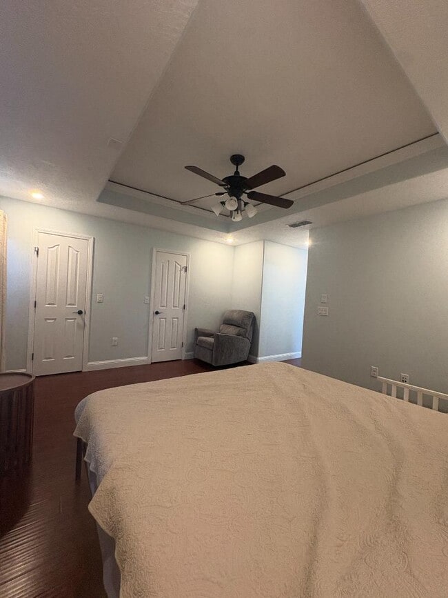 Photo - 725 Almond Tree Ln