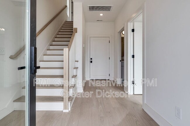 Photo - 539 Midnight Way