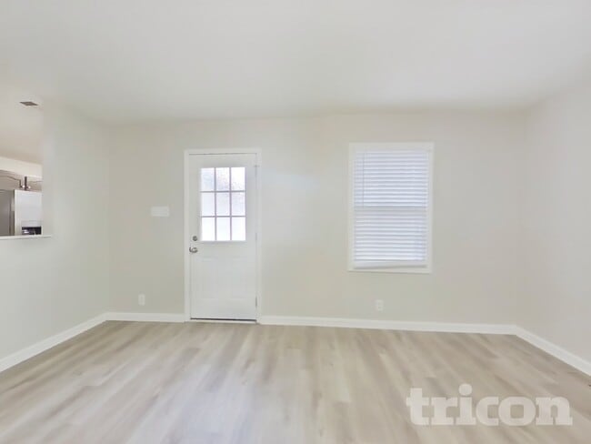 Photo - 208 Calloway Club