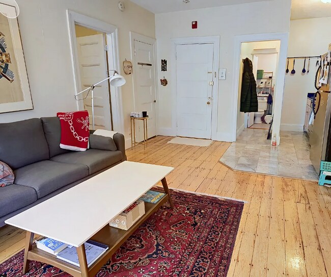 Photo - 1067 Beacon St Unidad 7