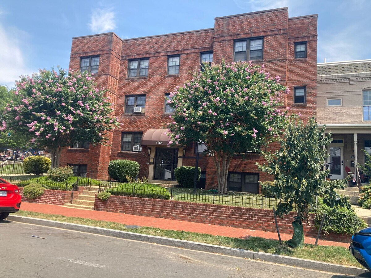 Photo - 1266 MORSE ST NE