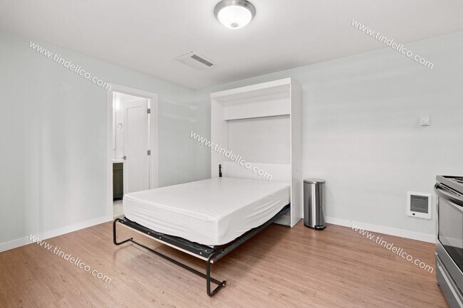 Photo - North Portland Studio ADU – Modern Finishe... Unidad B