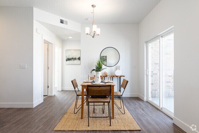 2BR, 1BA - 985SF - Tanaraq on 5th