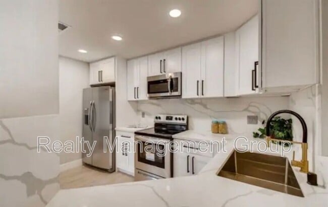 Photo - 13801 Pinkard Way