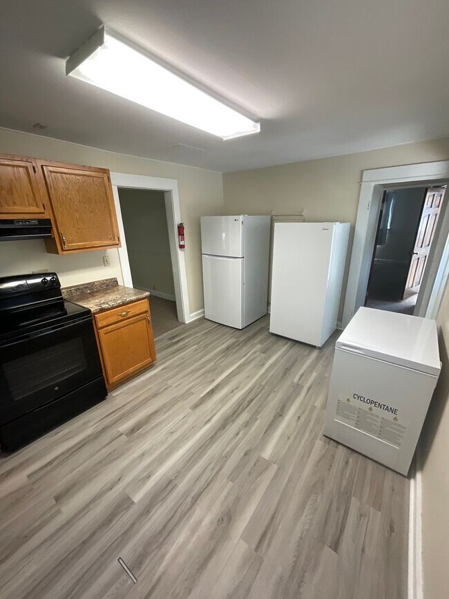 Photo - *AVAILABLE AUGUST 2027* 8 BEDROOM GREAT LO...