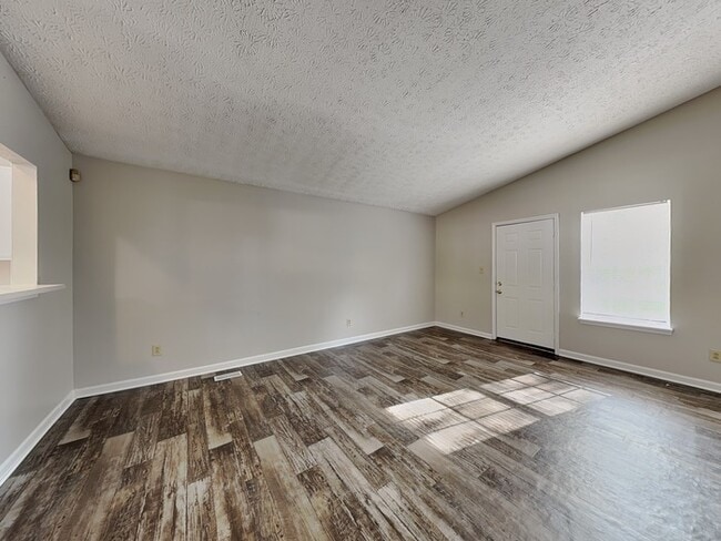 Photo - 3235 Keystone Lakes Way