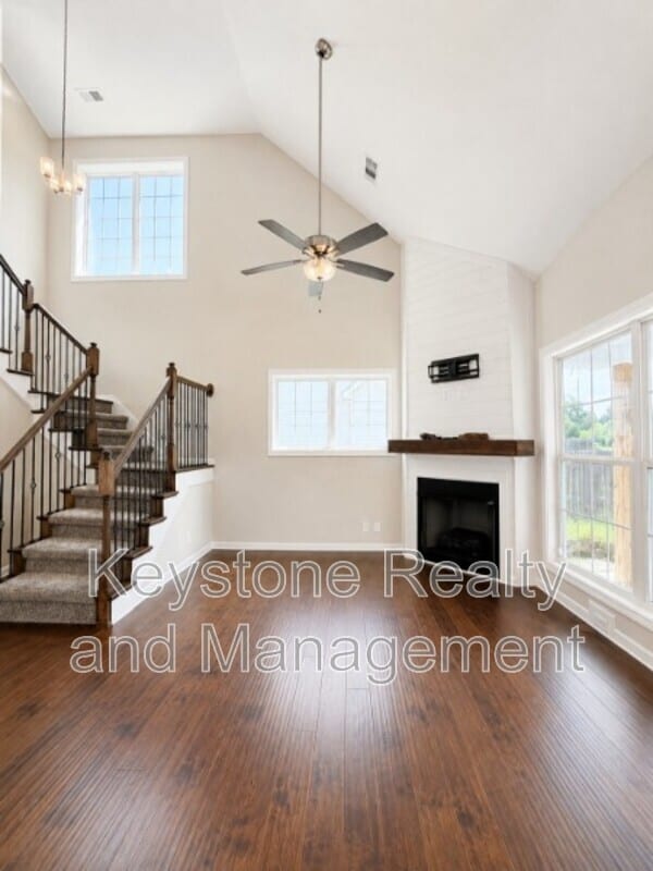 Photo - 384 Wingfield Dr