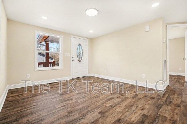 Photo - 416 Richardson St