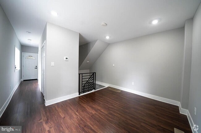 Building Photo - 1 Church Rd Rental