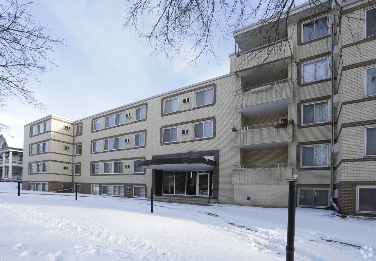 Photo - Blaisdell Court