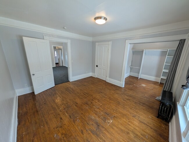 Photo - 2 bedroom 1 bath unit. Near downtown St Paul. On the busline