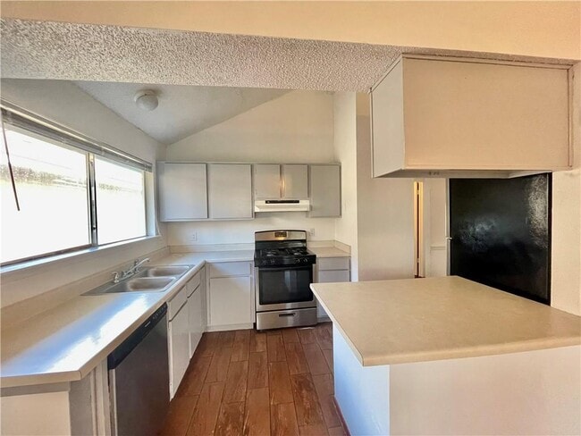 Photo - 16927 Whitebrush Loop