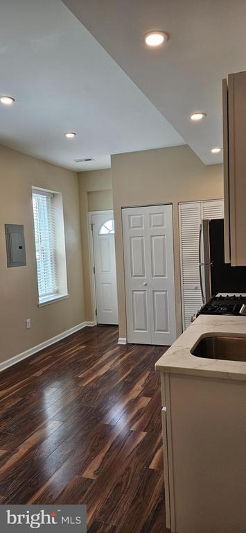 Photo - 2016 1st St NW