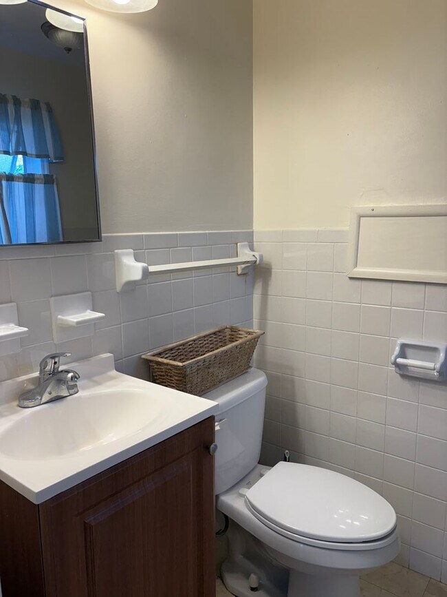 Photo - Eileen House Unit B