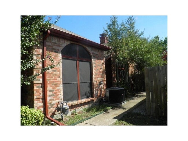 Photo - 904 Teakwood Ln