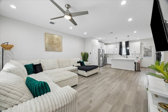 Photo - 8308 James Franklin St