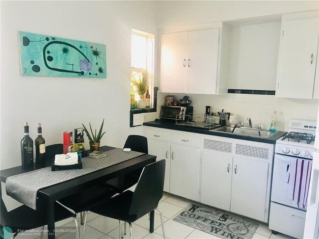 Photo - 8910 Collins Ave