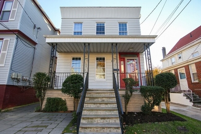 Building Photo - 88 W 45th St Rental