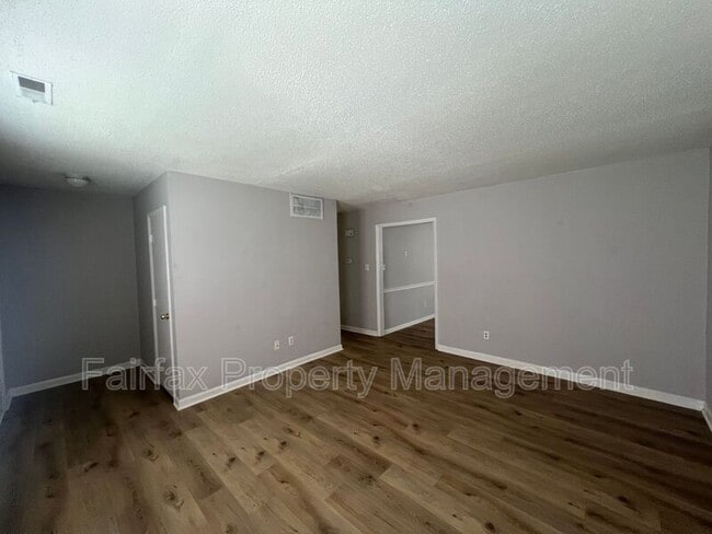 Photo - 227 Bridgefield Pl