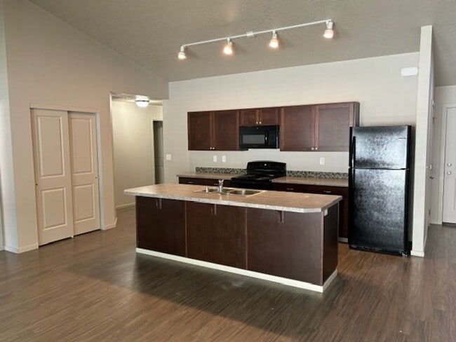 Photo - 1619 Unit 18006