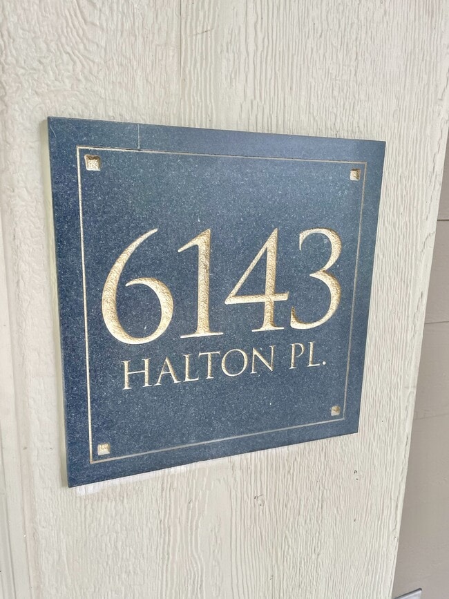 Photo - 6143 Halton Pl
