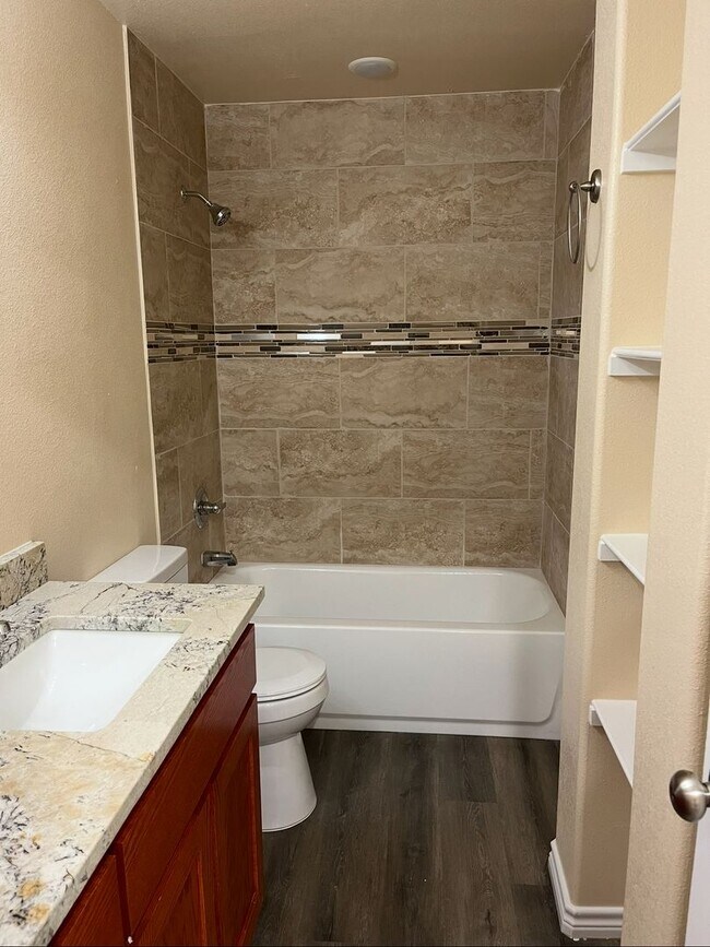 215 W Dunn Ave Unit B