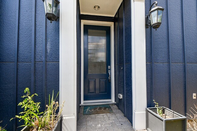 Photo - 703 Bringhurst St