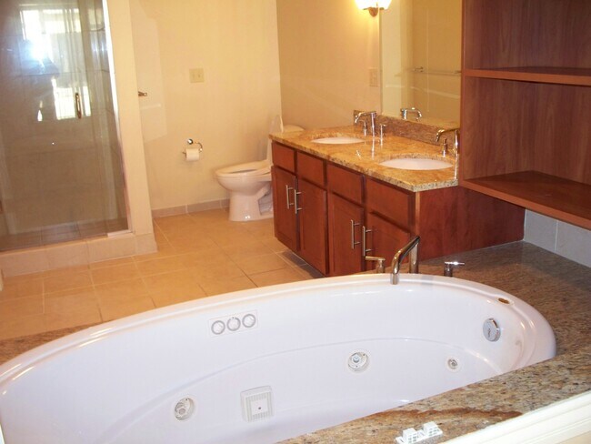 Photo - Luxury 2 bedroom  Branson Landing Condo