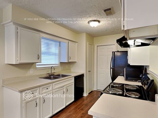 Photo - 16915 Bally Castle Dr