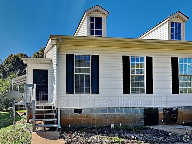 Building Photo - 213 Toby Springs Ln Rental
