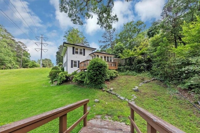 Photo - 1958 Innwood Rd NE