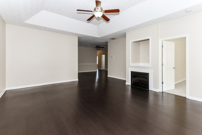 Photo - 304 Draba Ln