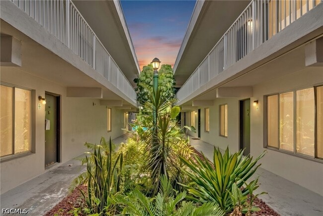 Photo - 1830 Maravilla Ave Unit 712