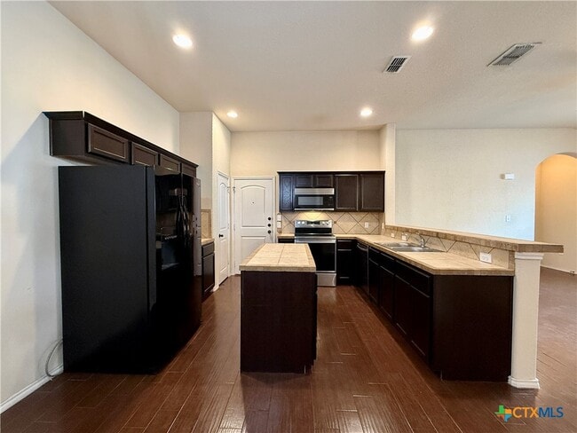 Photo - 685 Creekside Cir