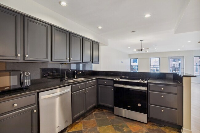 Photo - 40 E 9th St Unidad 1808