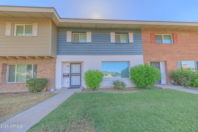 Building Photo - 4558 N 15th Ave