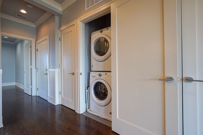 Photo - Limited-Time Move-In Special — Half Month FREE Rent! Luxury 3BR/2BA Condo – Near University of Ch...