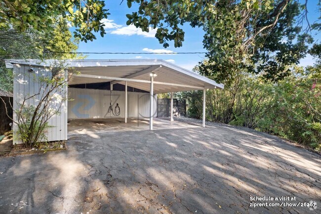Building Photo - 757 Tofflemire Dr Rental