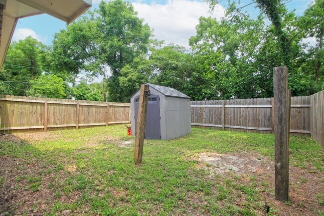 Photo - Beautiful 3BR Home in North Hill – Special...