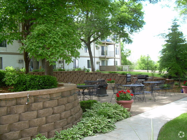 Courtyard - Huntington Park Rental