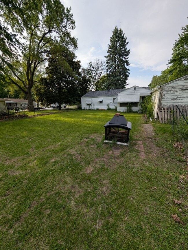 Photo - Spacious Ranch Style Home With Attached Garage in Silvis!
