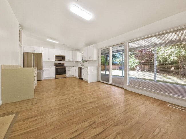 Photo - New Kitchen!! Beautiful family home w/extra room/close MS,Trader Joe's, and highway