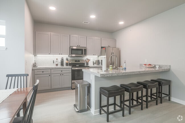 2HAB, 1BA - 950 ft² - Cocina - Oak Shore Commons