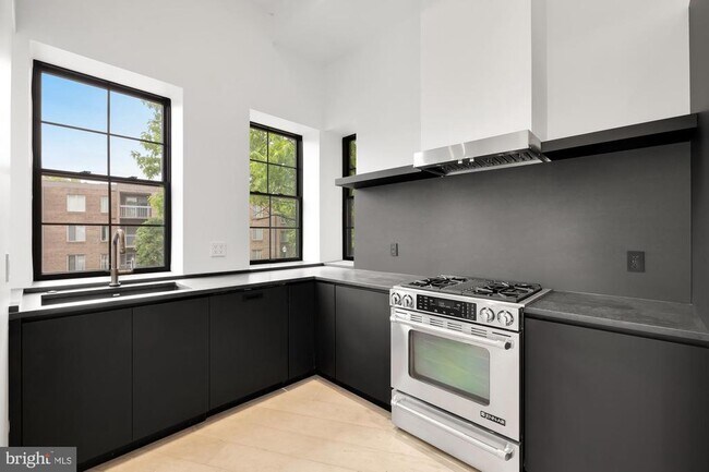 Photo - 1451 Maryland Ave NE Unit PH