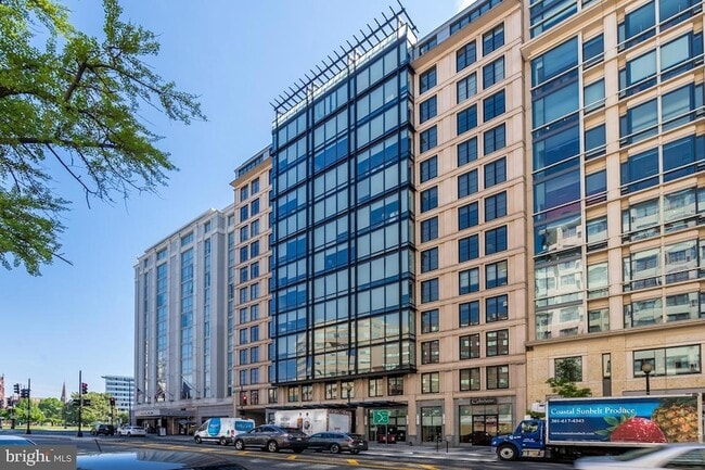 Photo - 1133 14th St NW Unidad 203