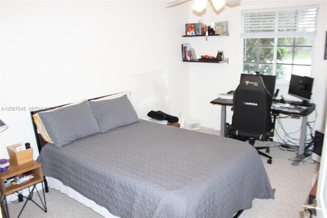 Photo - 2568 Jardin Pl