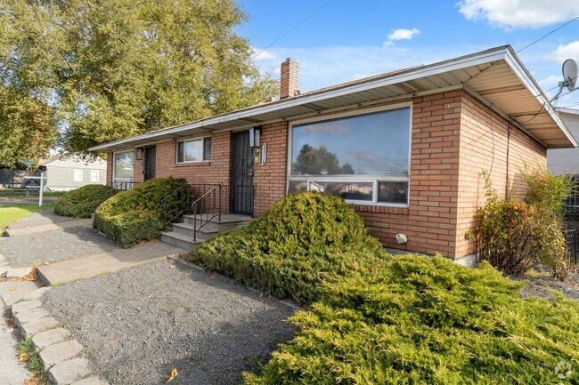 Building Photo - 3316-3318 N Nevada St Unit 3316 Rental