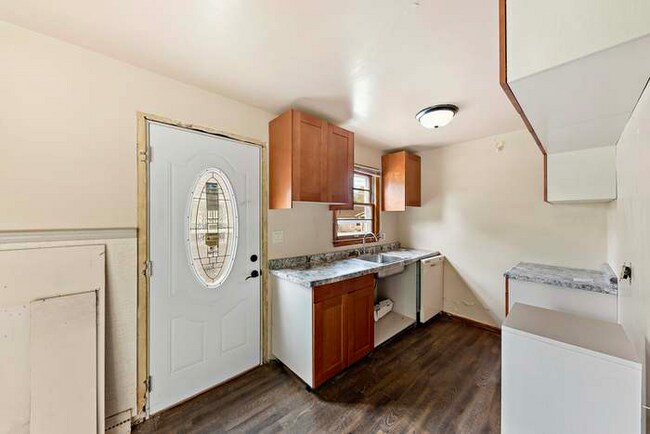 Photo - 1827 Pierson Pkwy